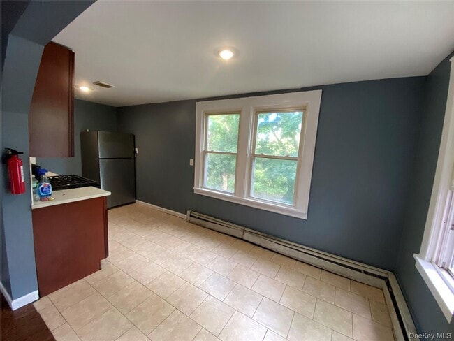 Building Photo - 31 Clark St