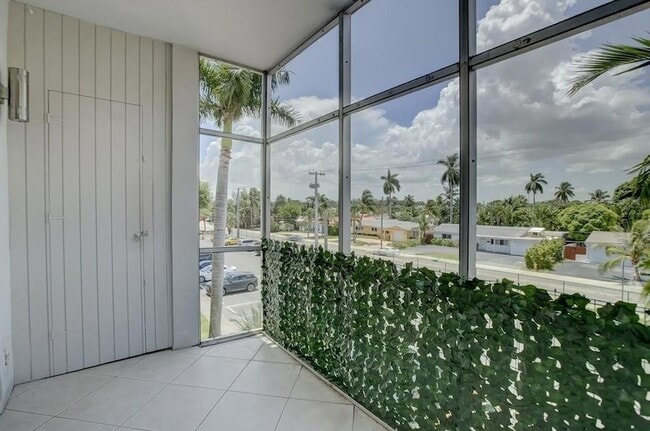 Building Photo - 3040 NE 16th Ave