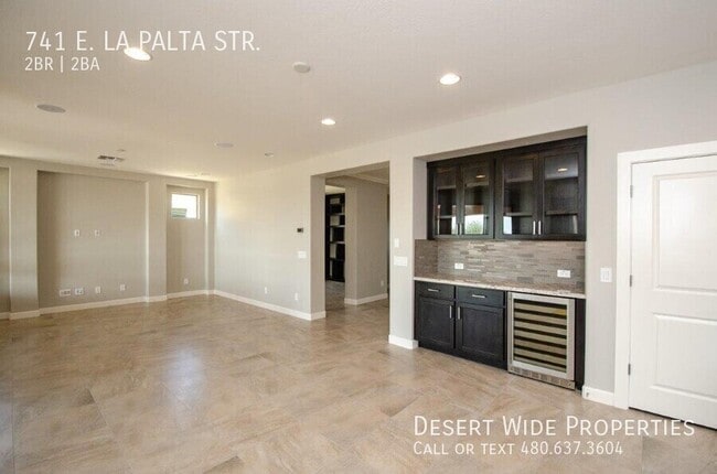 Building Photo - 741 E La Palta St