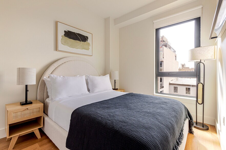 Building Photo - 130 Hope St