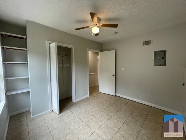 Building Photo - 1086 Riva Ridge Dr