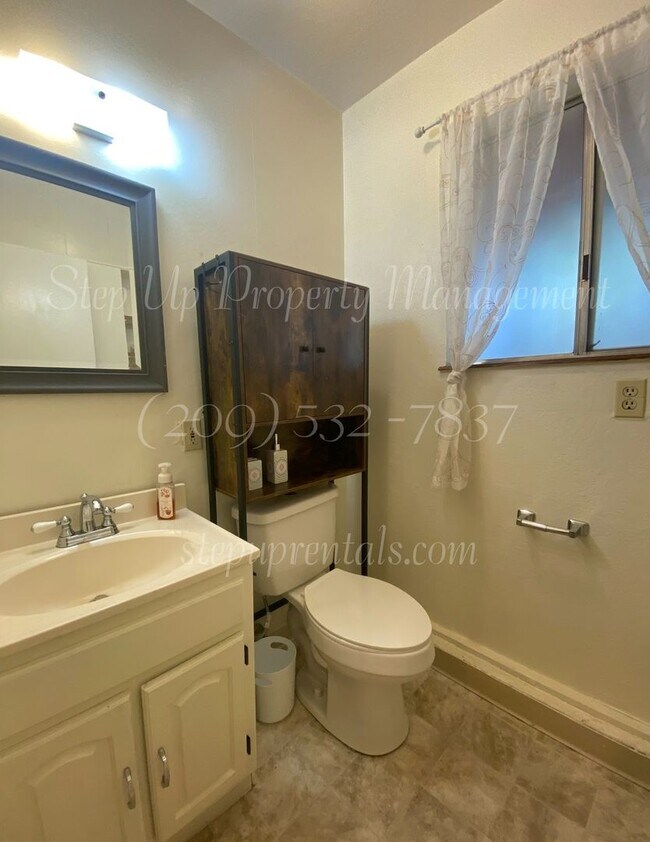 Building Photo - 17350 Mt Everest Ct