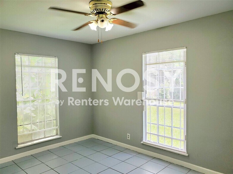 Building Photo - 3020 Sagebrush Dr