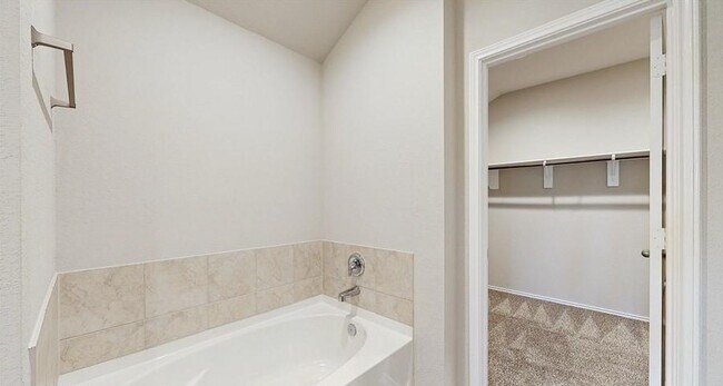 Building Photo - 18277 Eaton Mill Dr