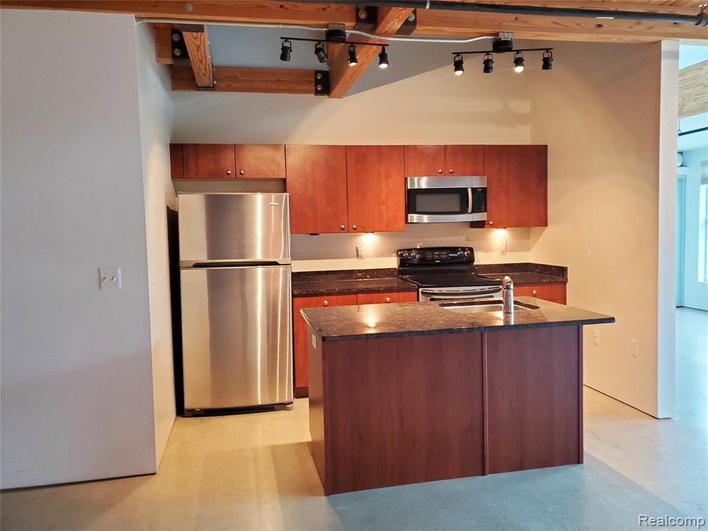 Kitchen - 300 Hamilton Street