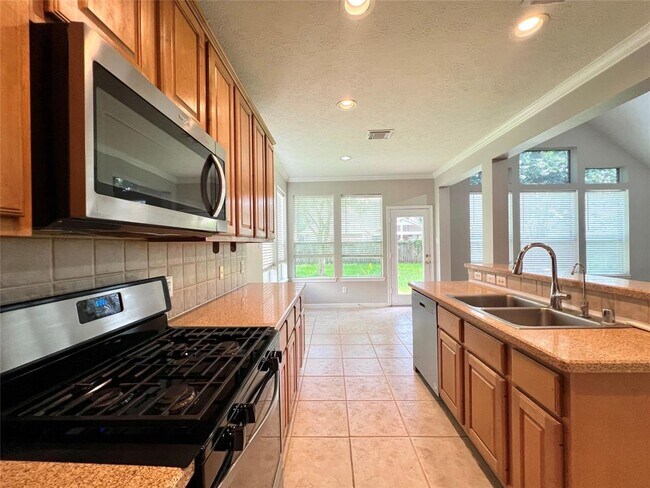 Building Photo - 22511 Parkvine Ln