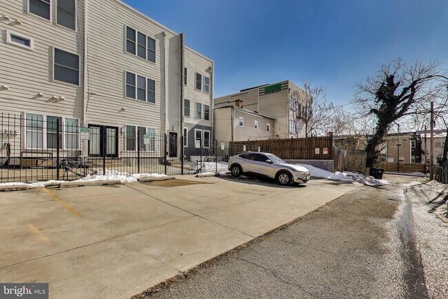 Building Photo - 1220 19th St NE
