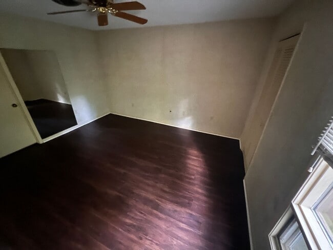 Building Photo - Hampton 1351-1353