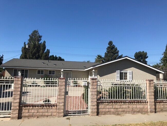 Building Photo - 11553 Vanport Ave