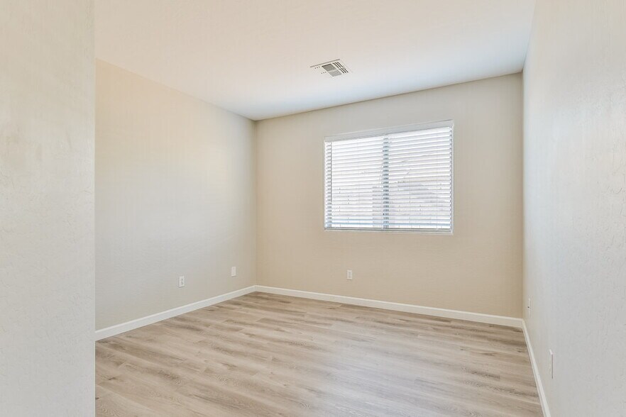 Building Photo - 8544 E Peralta Ave