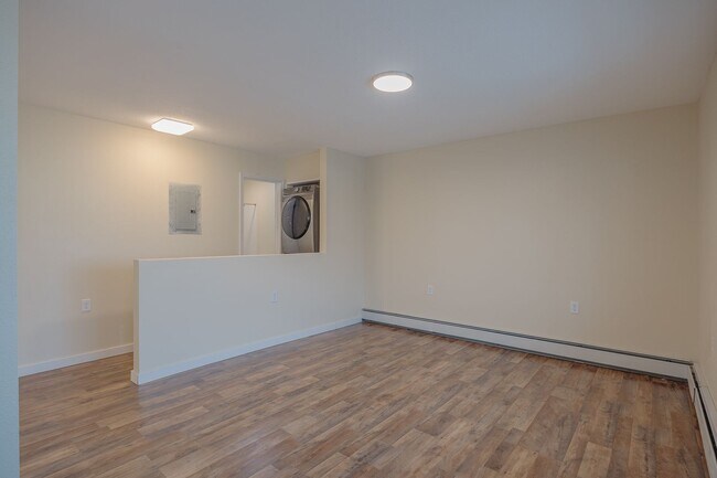 Building Photo - 2126 Rickert St