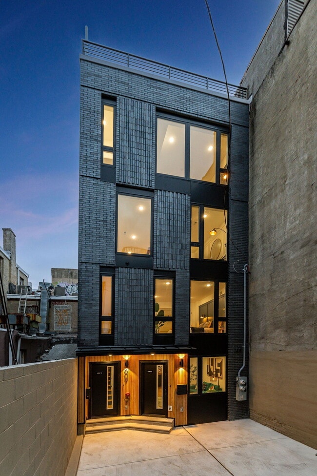 Building Photo - 609 S Orianna St