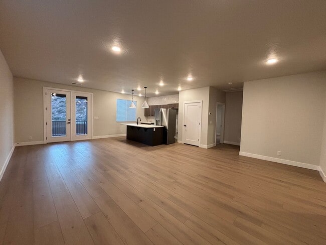 Building Photo - SINGLE LEVEL TOWNHOME FOR RENT!