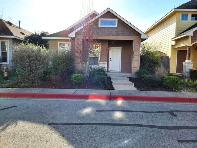 Building Photo - **Gorgeous 3 Bedroom 2 Bathroom Home in Au...