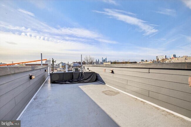 Building Photo - 431 W Norris St