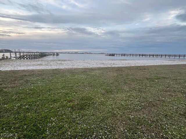 Building Photo - 12498 Riverside Dr