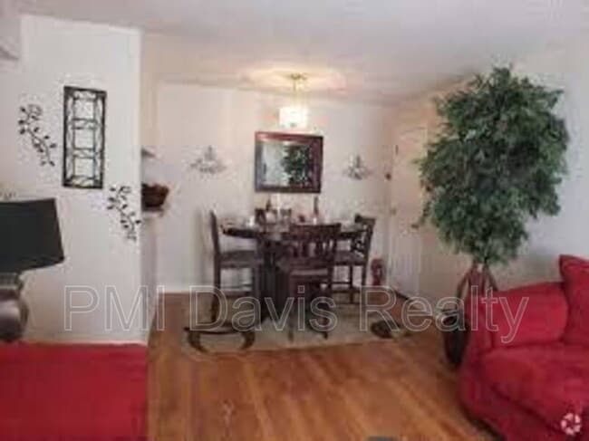 Building Photo - 1845 Lindberg Dr