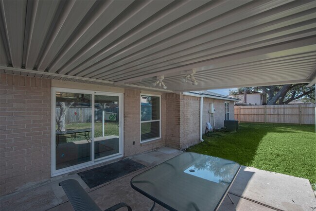 Building Photo - 13715 Ludgate Pass