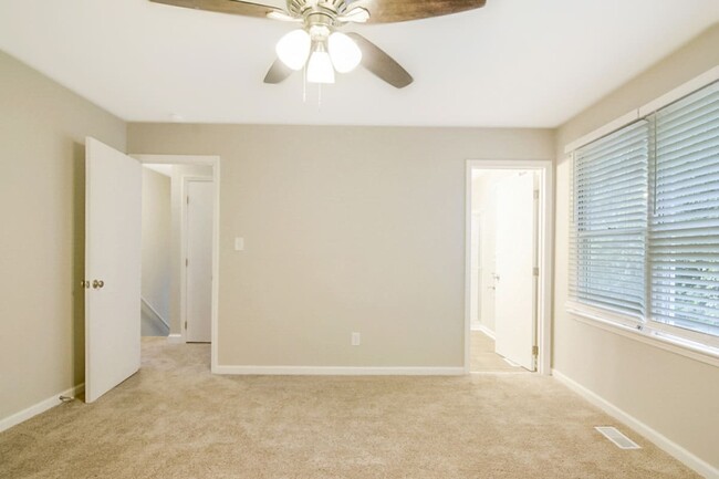 Building Photo - 2908 Buckthorne Ct