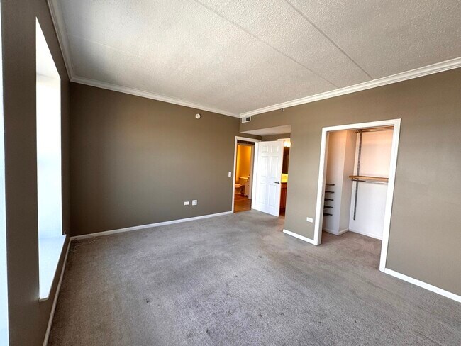 Building Photo - 656 Pearson St