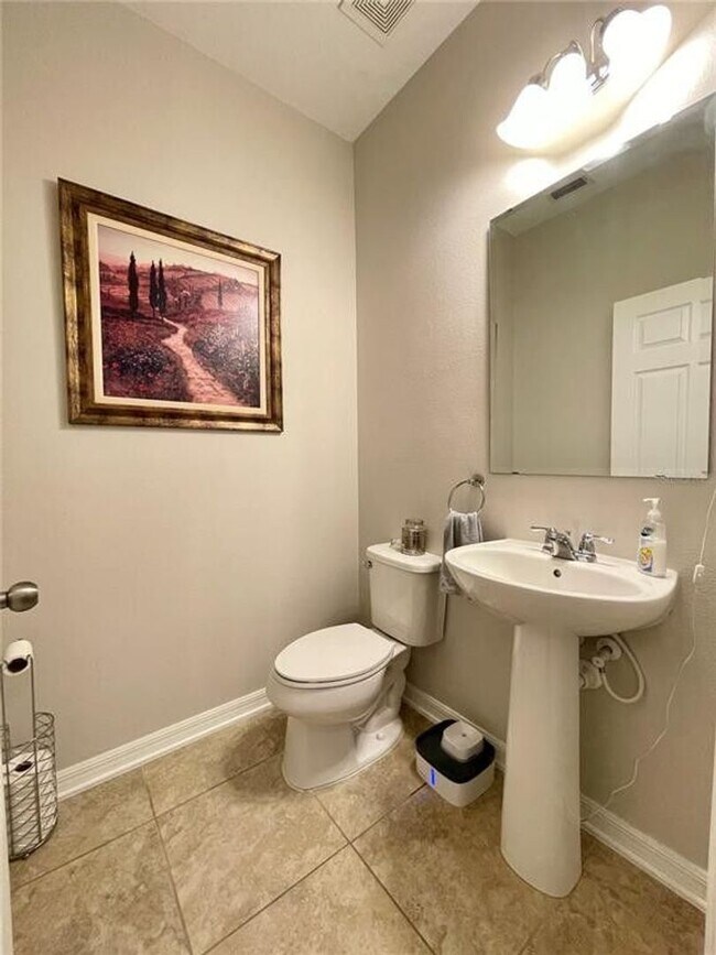 Building Photo - Awesome Townhome for Rent