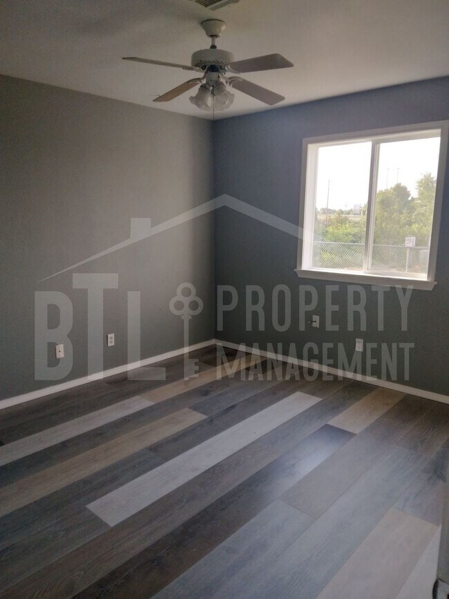 Building Photo - Three Bedroom Duplex