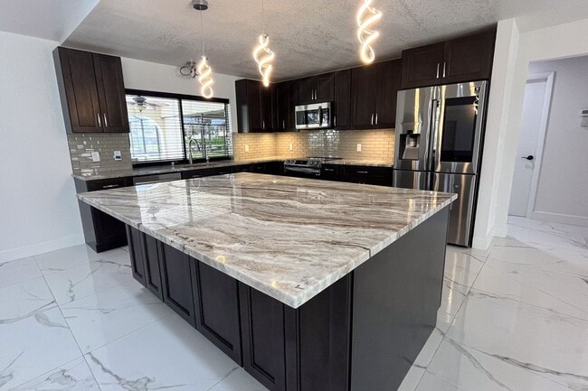 Building Photo - 1837 Seafan Cir