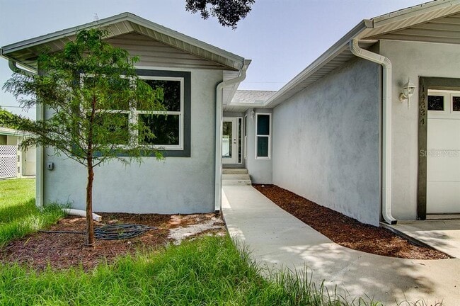 Building Photo - 14334 Channel Dr