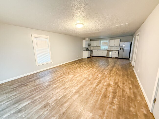 Building Photo - Cozy Single-Family Home with large yard in Caldwell