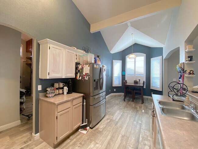 Building Photo - Northeast El Paso 3 bed with Refrig A/C and Solar Panels