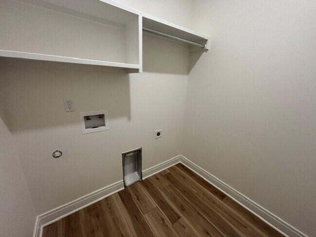 Building Photo - 5309 Rolly -