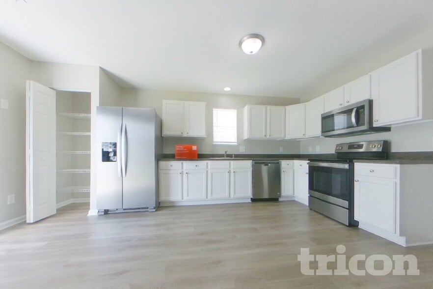 Building Photo - 208 Denby Cir