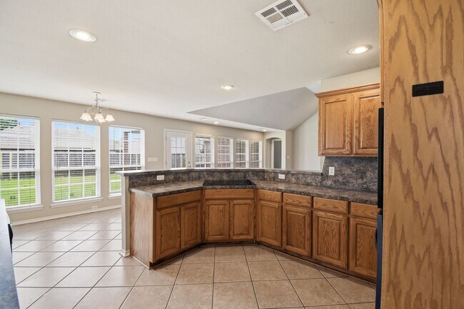 Building Photo - 3 Bed | 2 Bath | Jenks | Available Now