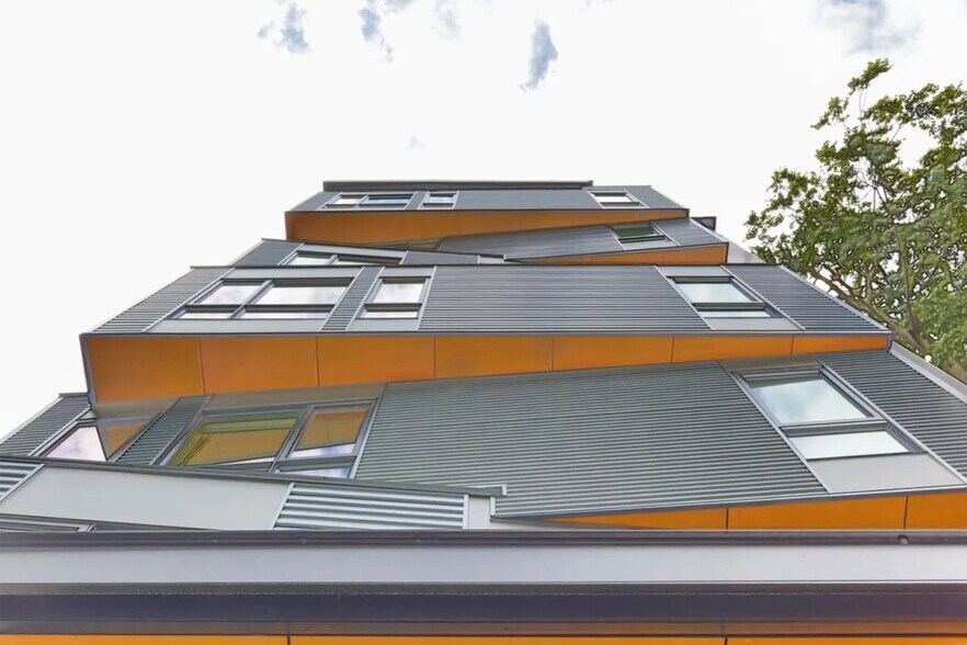 Building Photo - 5001 Brooklyn Ave NE