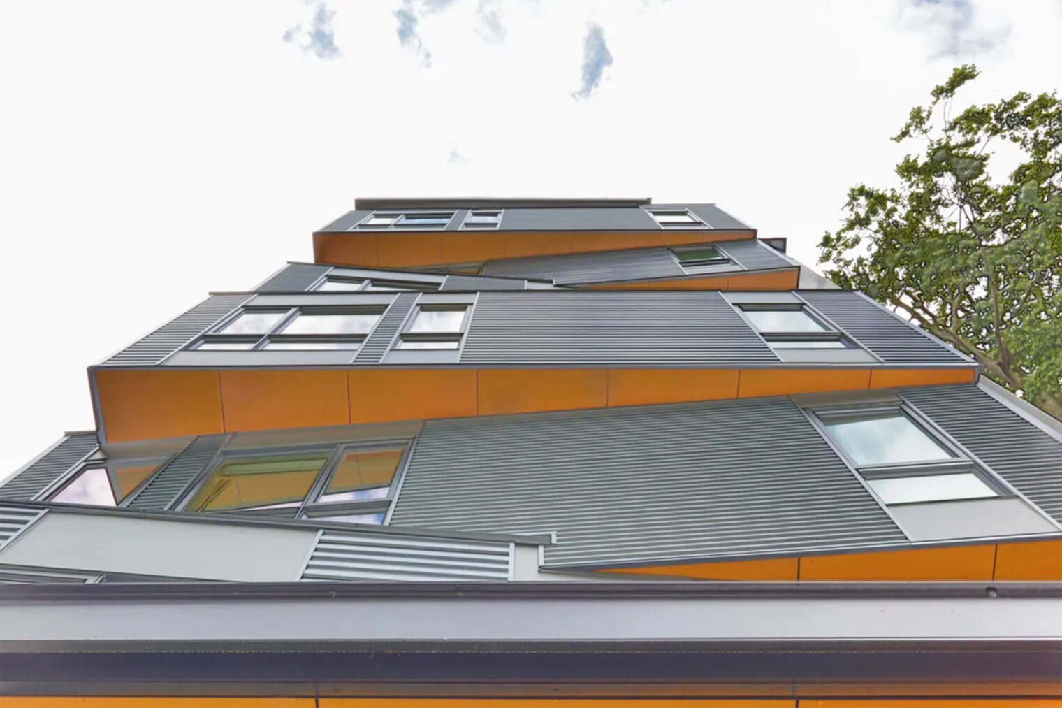 Building Photo - 5001 Brooklyn Ave NE