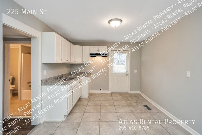 Building Photo - 225 Main St