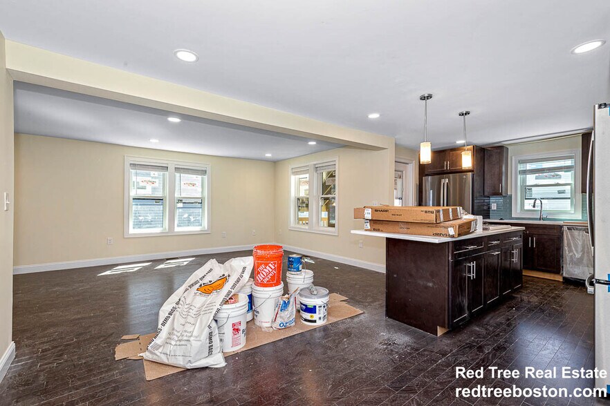 Building Photo - 70 Stanley Ave