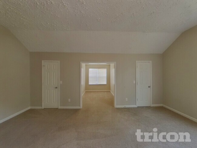 Building Photo - 2338 Briar Knoll Rd