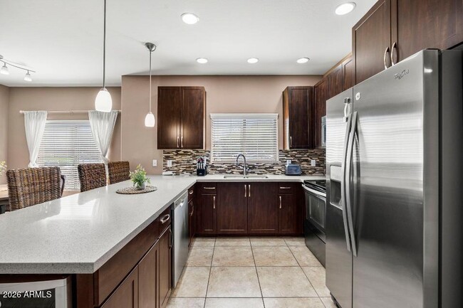 Building Photo - 5450 E Deer Valley Dr