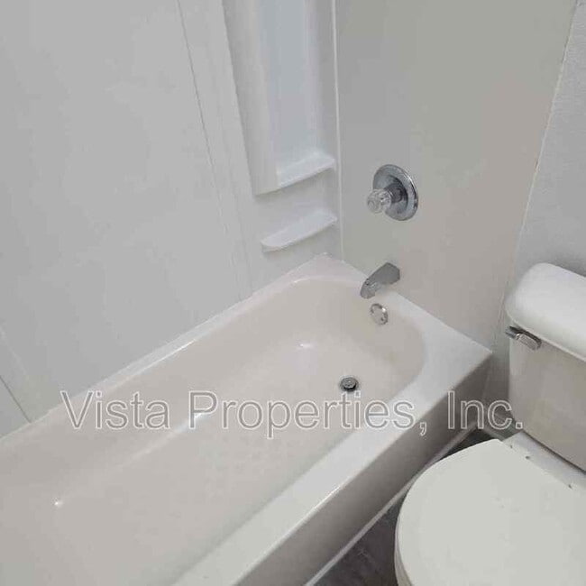 Building Photo - 4902 Saddlebrook Ln