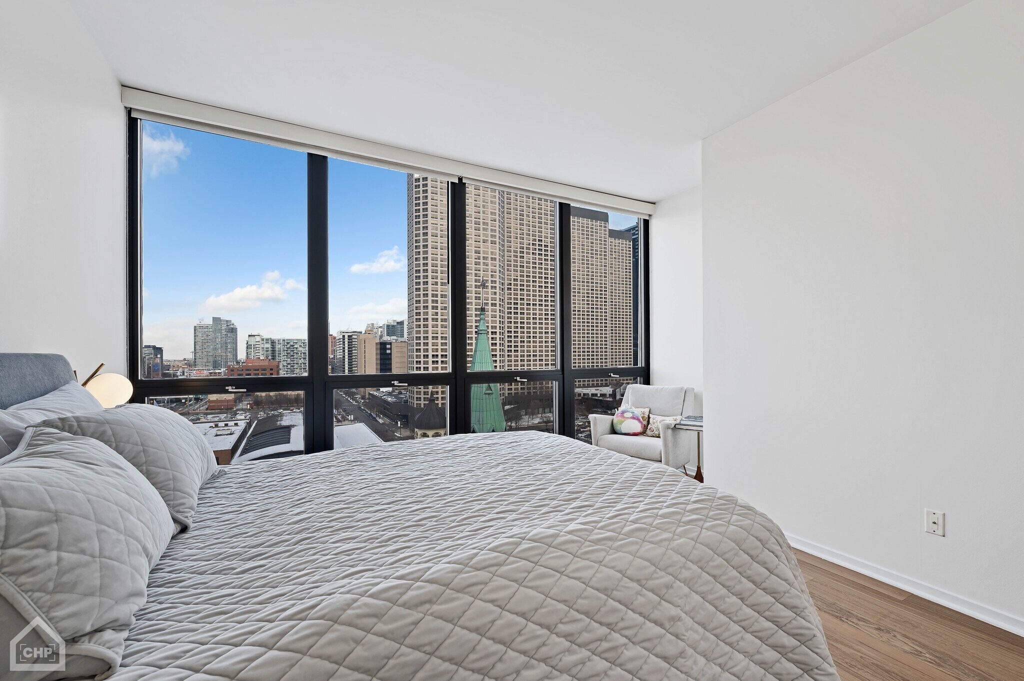 Building Photo - 210 S Desplaines St