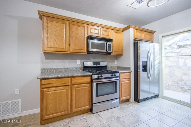 Building Photo - 3311 Catherine Ann Dr