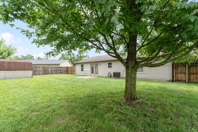 Building Photo - 3 Bedroom 1 1/2 Bath Home for Rent in Charlestown Indiana