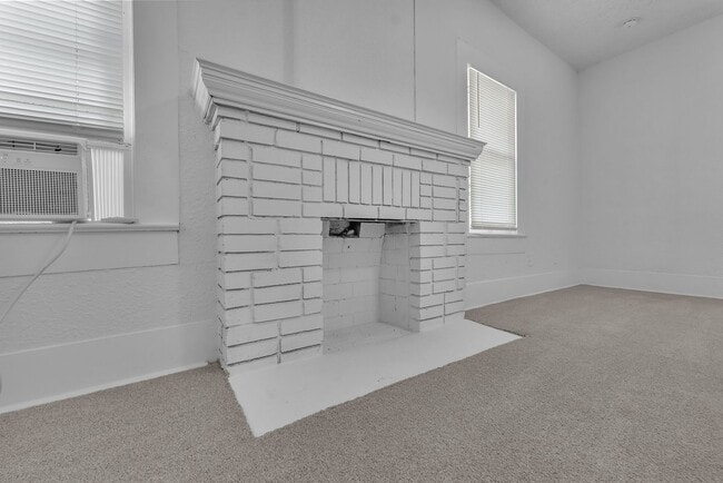 Building Photo - 402 Ada St