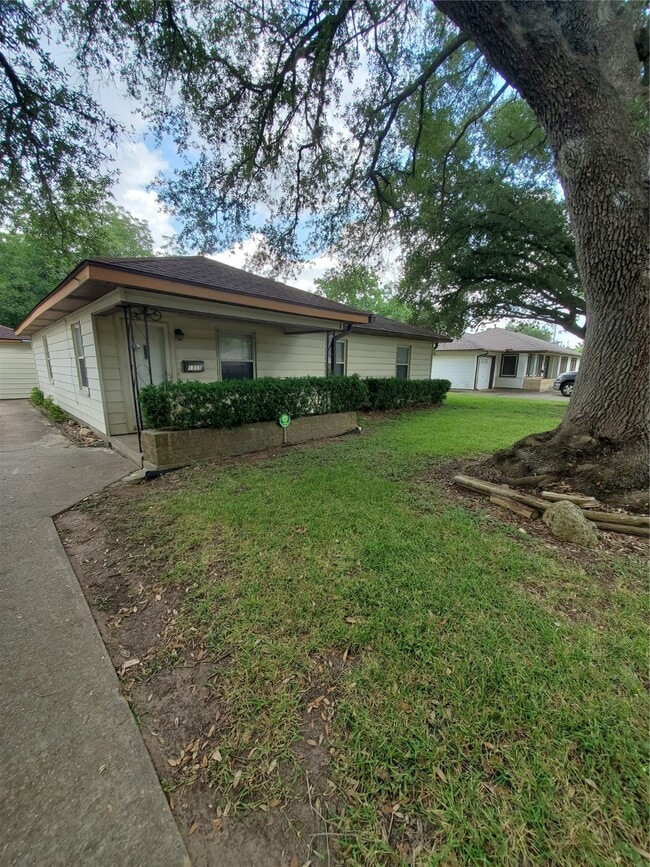 Building Photo - 1505 Millie St
