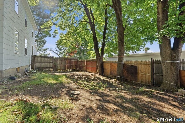 Building Photo - 13 Wood Ct