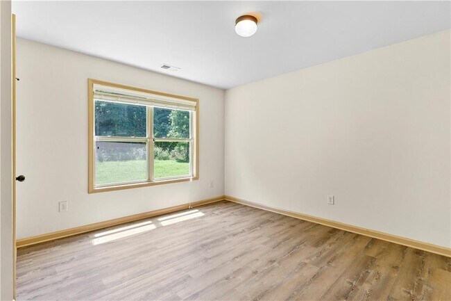 Building Photo - 1492 Station Ridge Ct SE