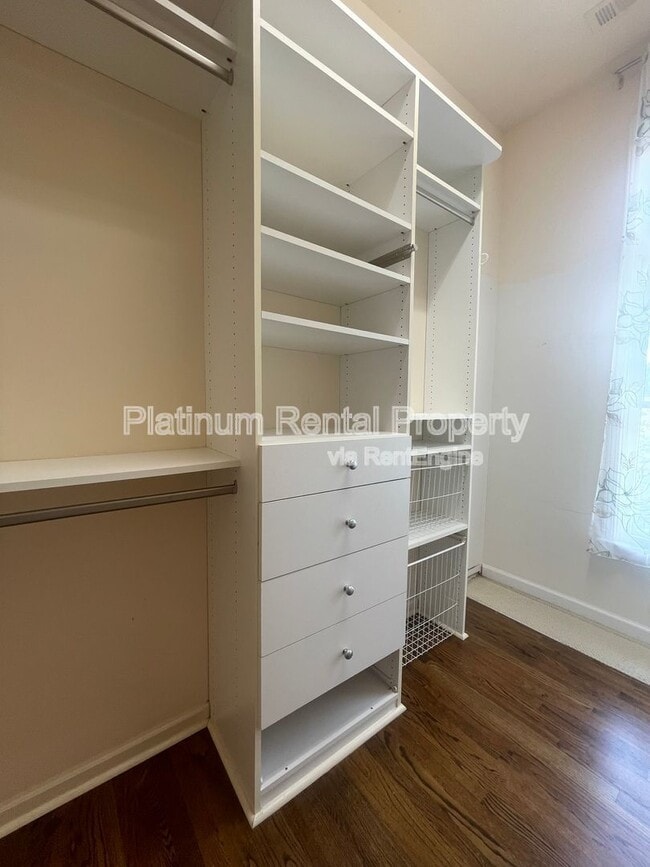 Building Photo - 1460 Wembley Ct NE