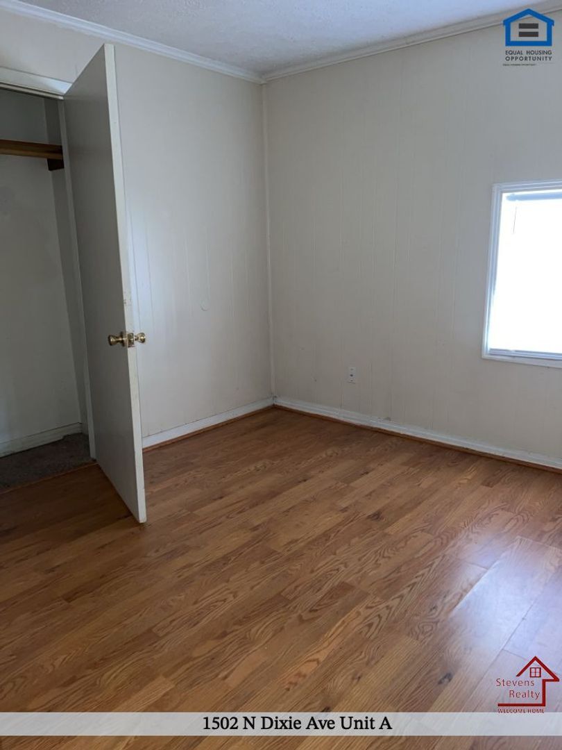 Building Photo - 1502 N Dixie Ave