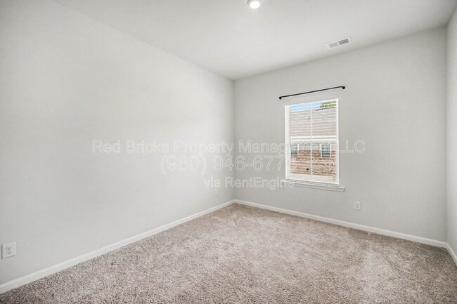 Building Photo - 7828 Nelson Rd